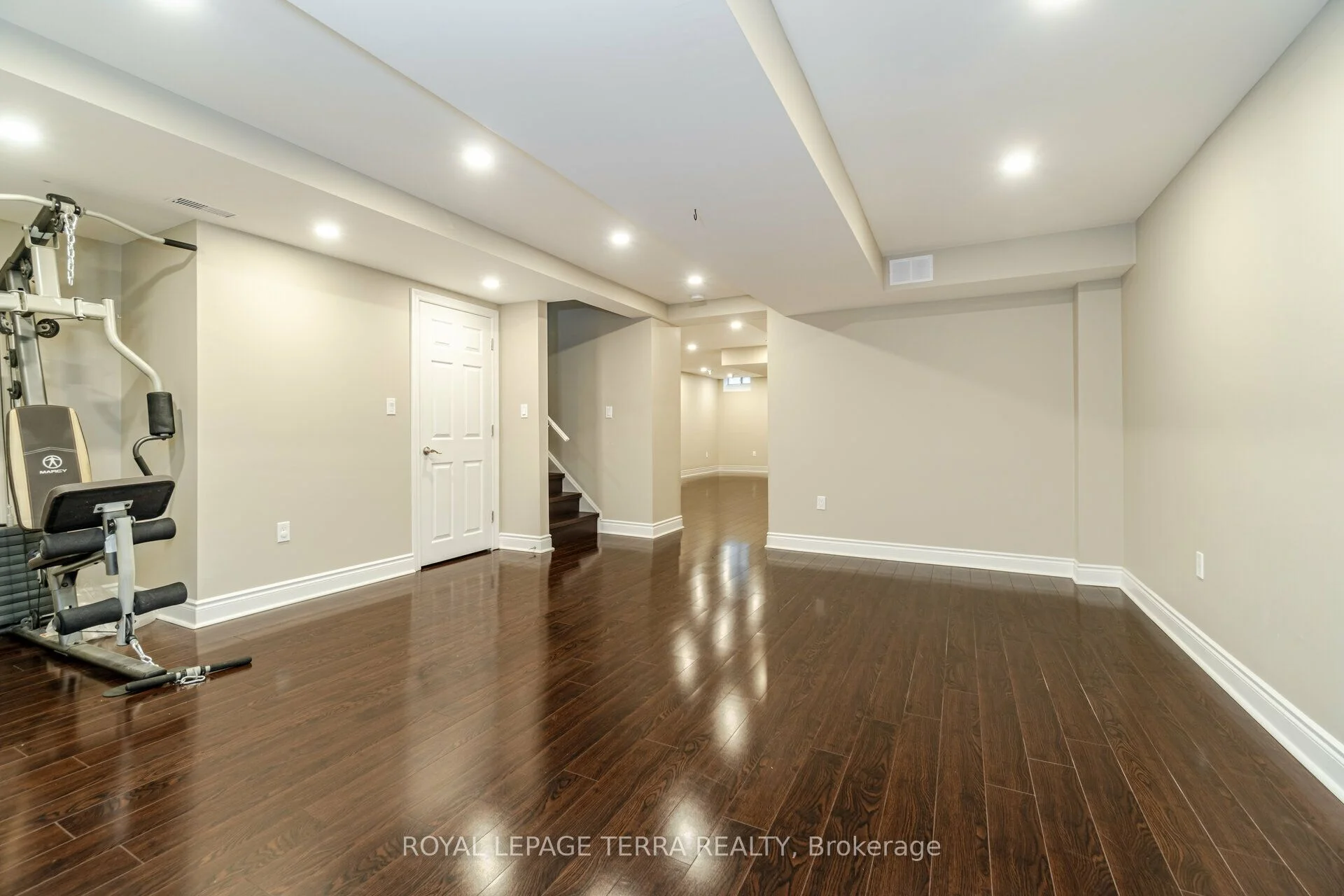 14 Golden Fern Street, Markham, On L6b 0v3