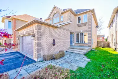43 Buckhorn Avenue, Richmond Hill, On L4c 0e5