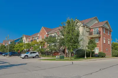 Condo Townhouse in Markham
