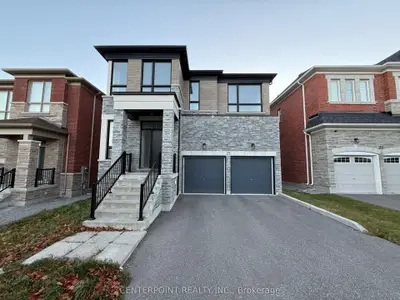 Detached in Richmond Hill