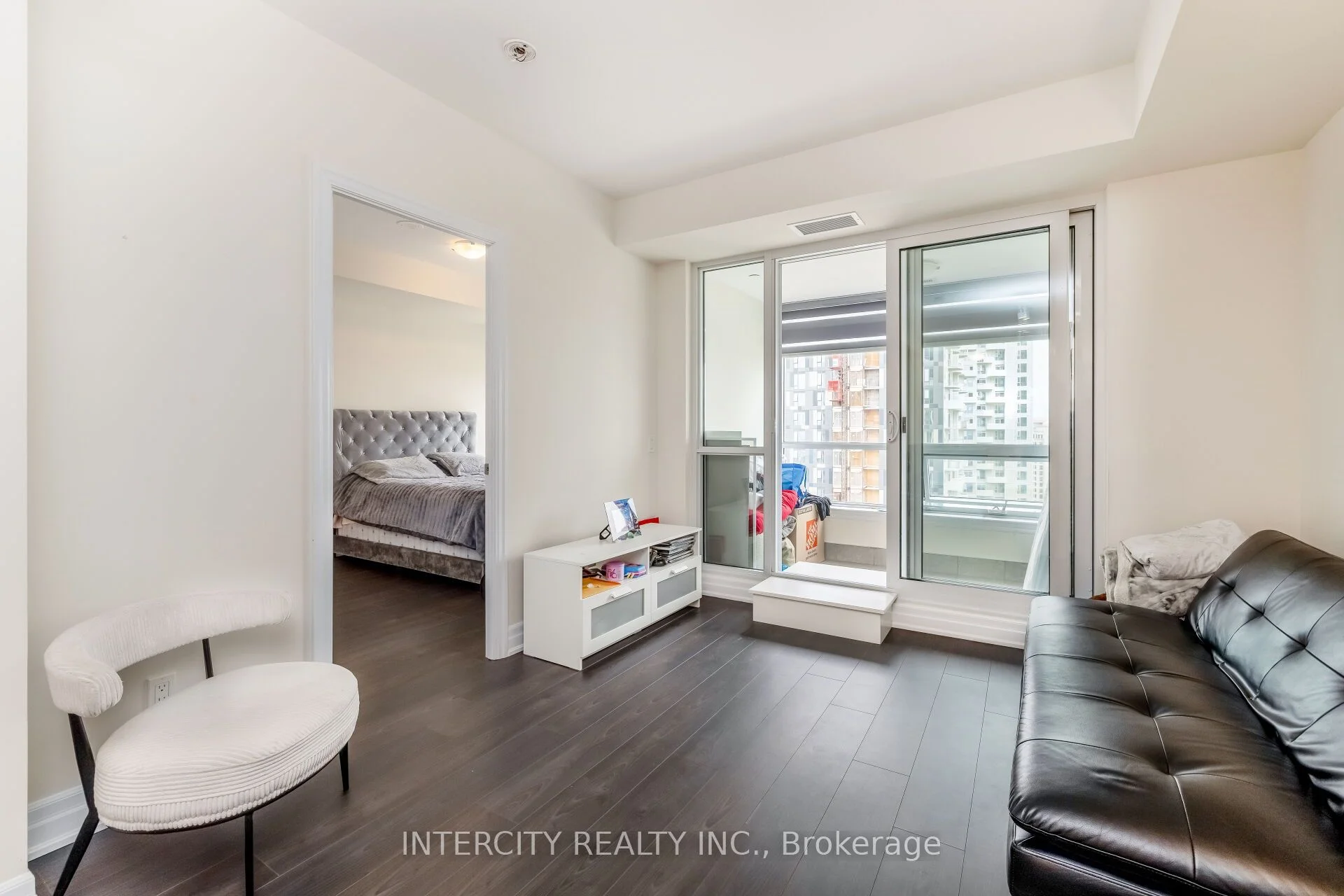 9085 Jane Street 1802, Vaughan, ON L4K 0L8