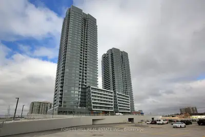 Condo Apartment in Vaughan