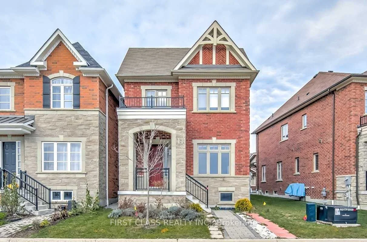Detached in Richmond Hill