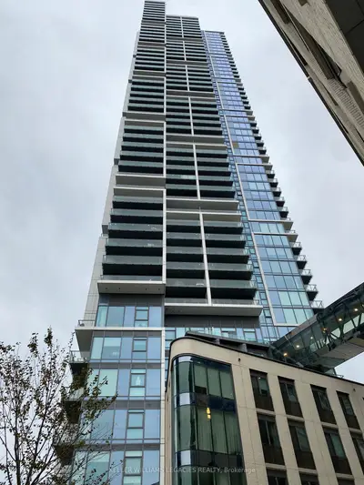 Condo Apartment in Vaughan