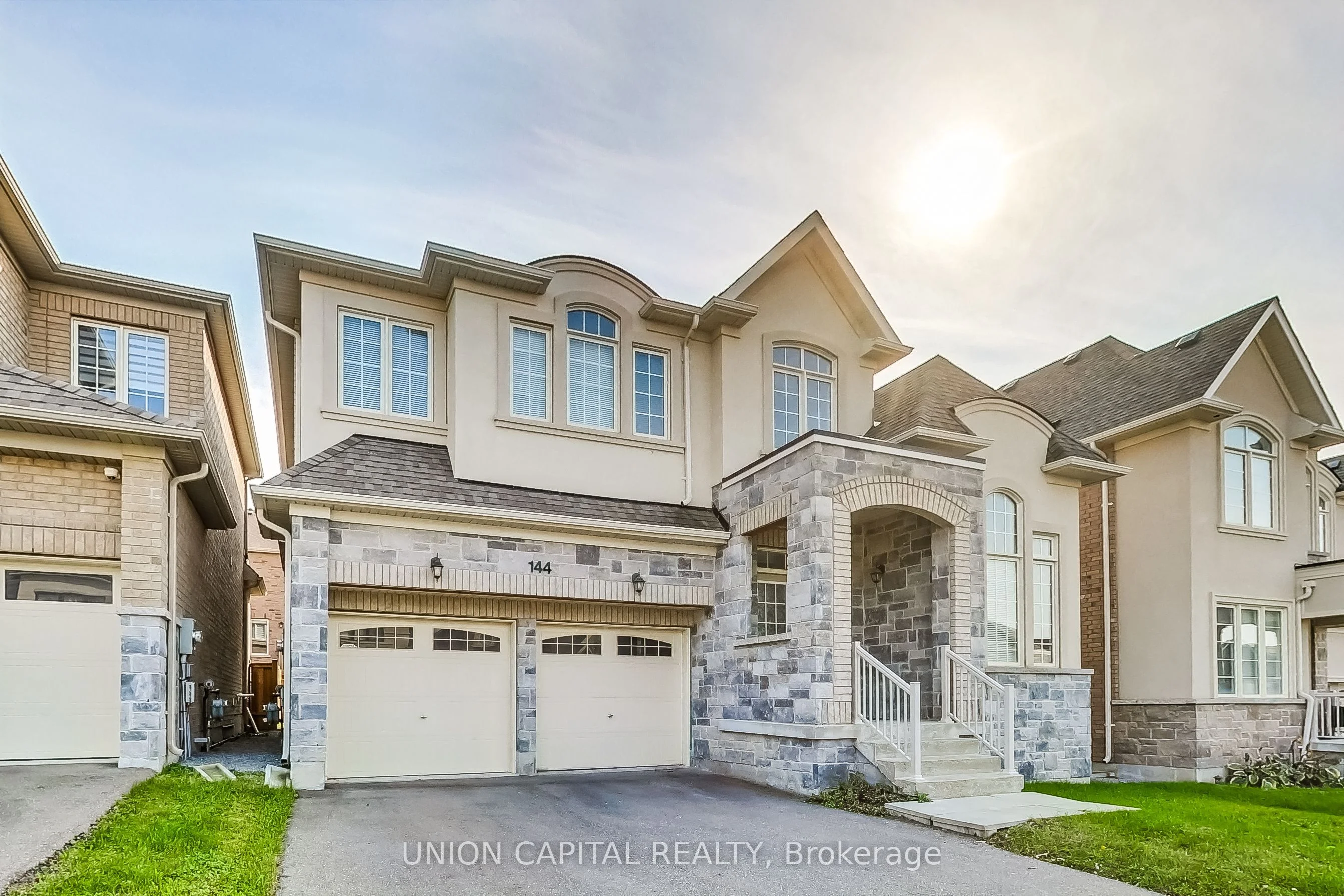 144 Mondial Crescent, East Gwillimbury, On L0g 1r0