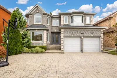 Detached in Richmond Hill