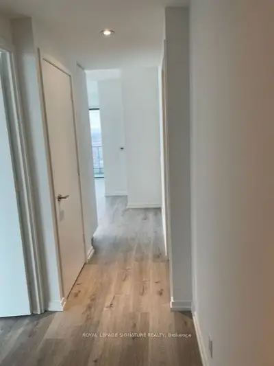 Condo Apartment in Vaughan