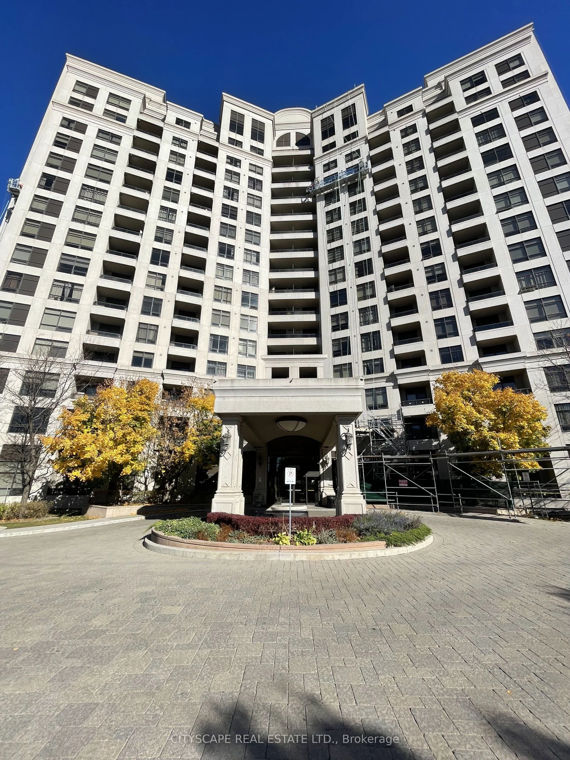 Condo Apartment in Vaughan