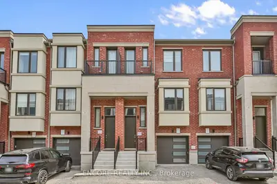 Att/Row/Townhouse in Vaughan