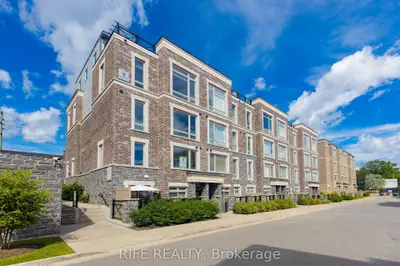 Condo Townhouse in Markham