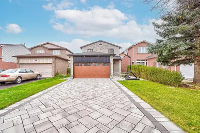 Detached in Richmond Hill