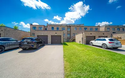 Att/Row/Townhouse in Aurora