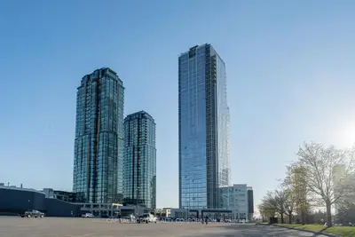 Condo Apartment in Vaughan