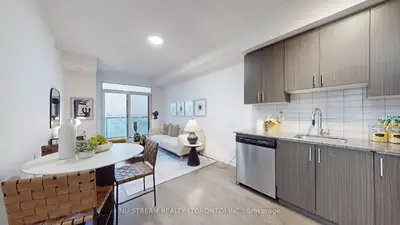 Condo Apartment in Vaughan