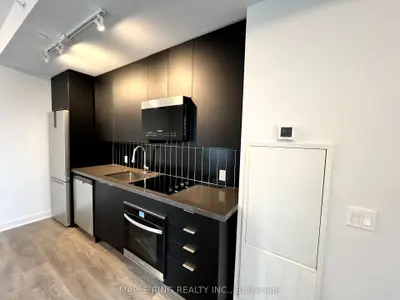 Condo Apartment in Vaughan
