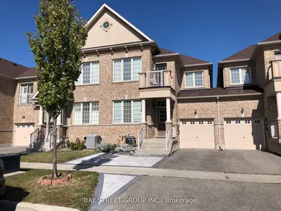 Att/Row/Townhouse in Markham