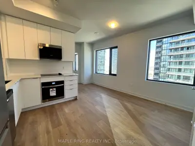 Condo Apartment in Vaughan