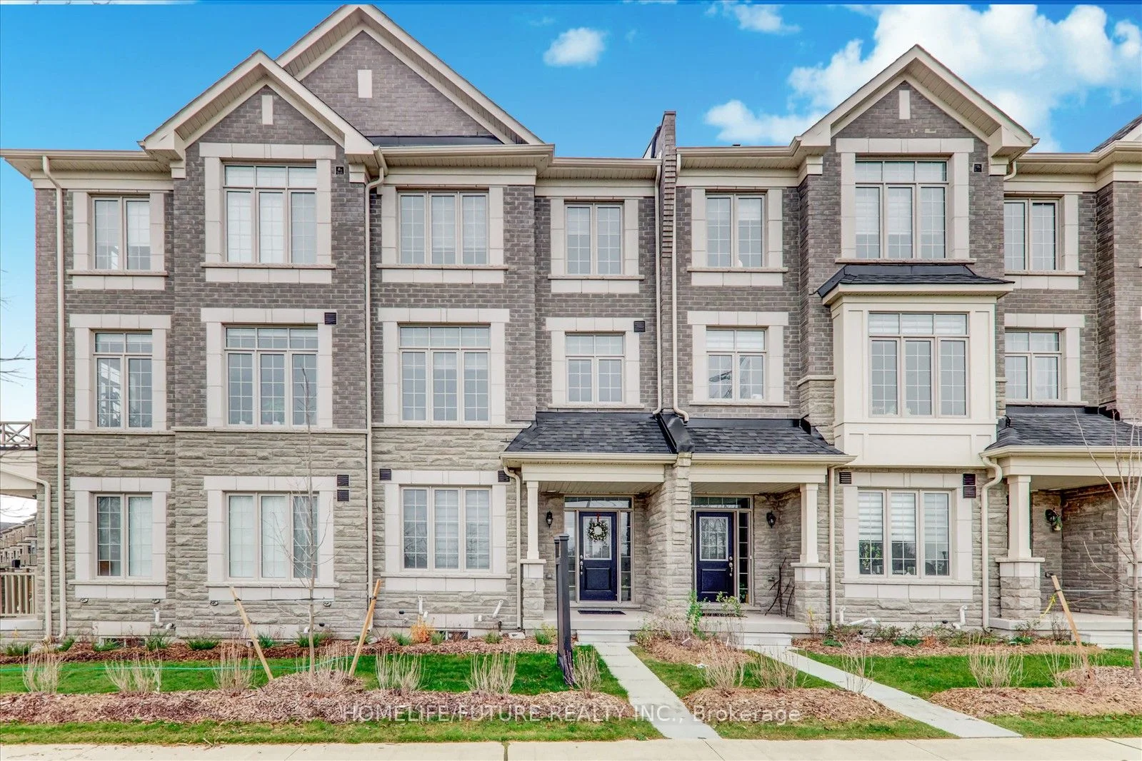 Att/Row/Townhouse in Markham