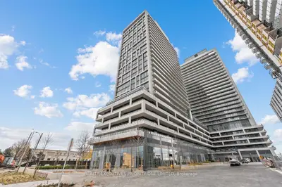 Condo Apartment in Vaughan