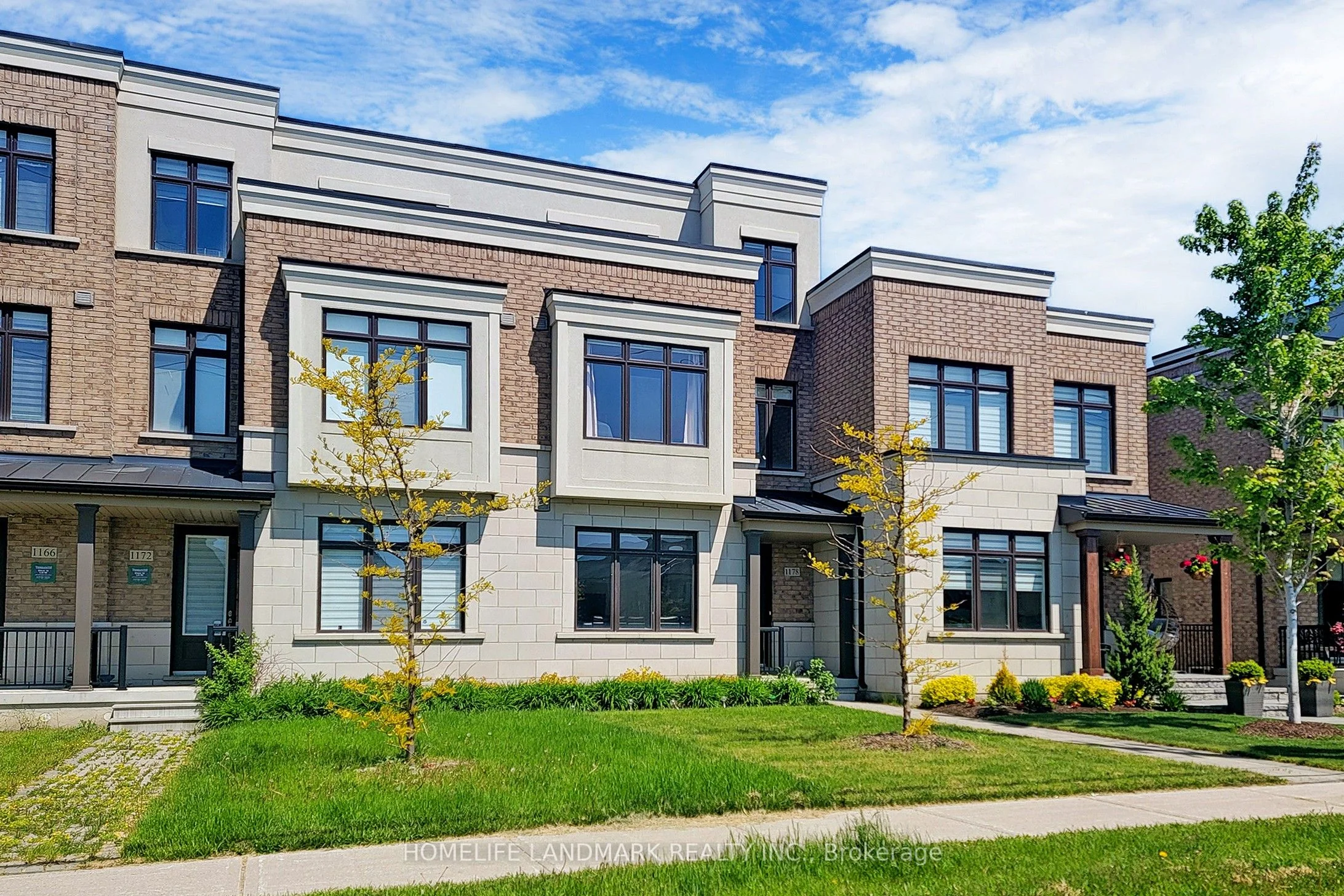 1178 Wellington Street E, Aurora, On L4g 2c9