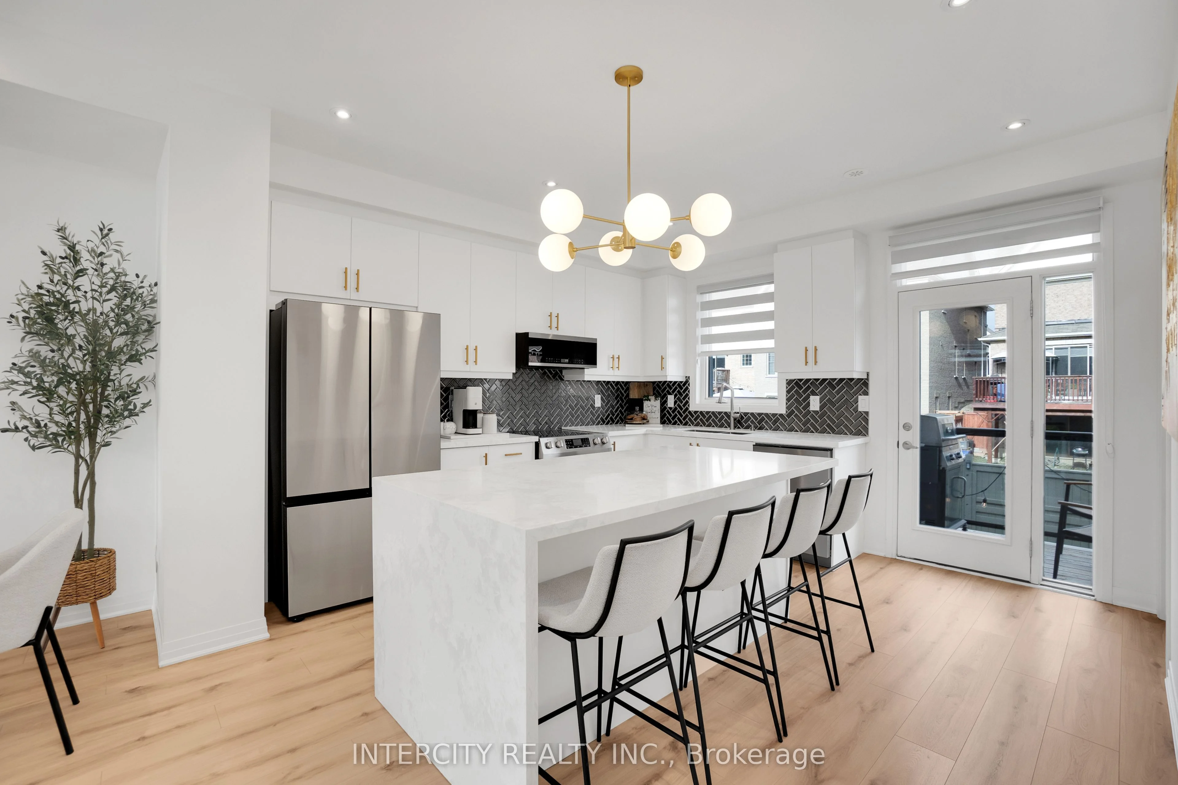 12 Totten Trail, New Tecumseth, On L0g 1w0