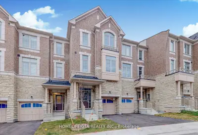 Att/Row/Townhouse in Markham