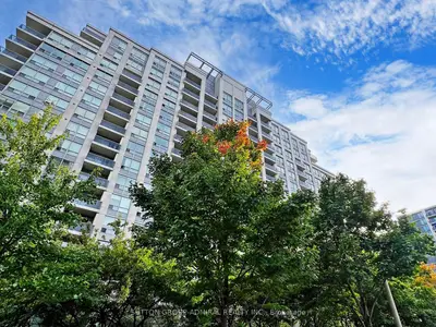 Condo Apartment in Vaughan