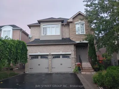Detached in Richmond Hill
