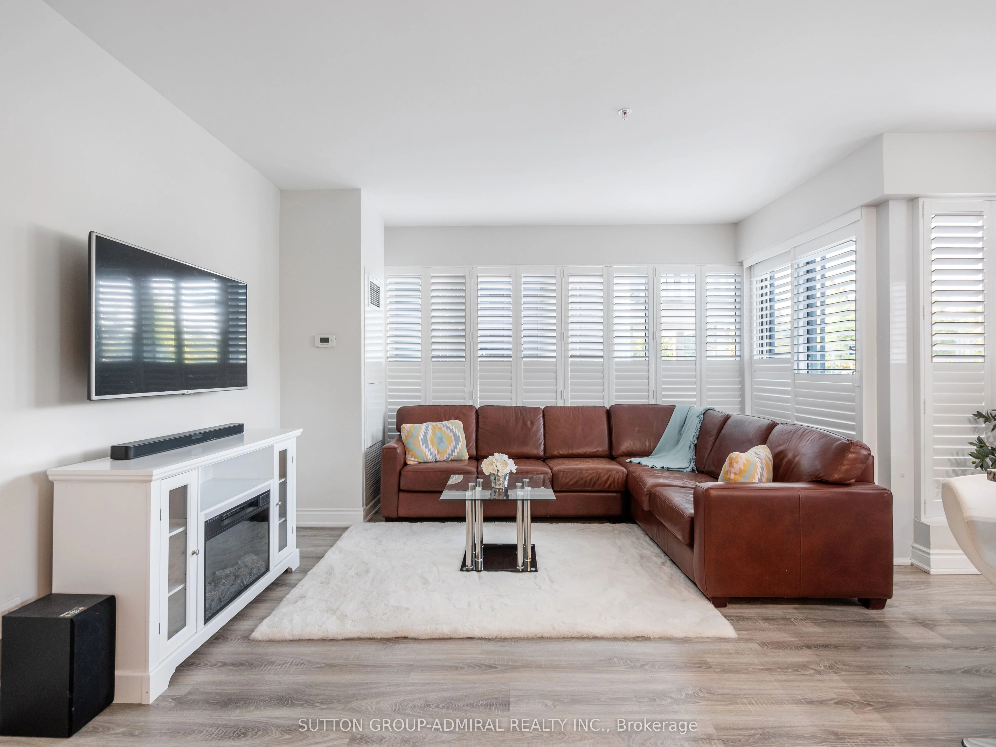 Condo Apartment in Richmond Hill