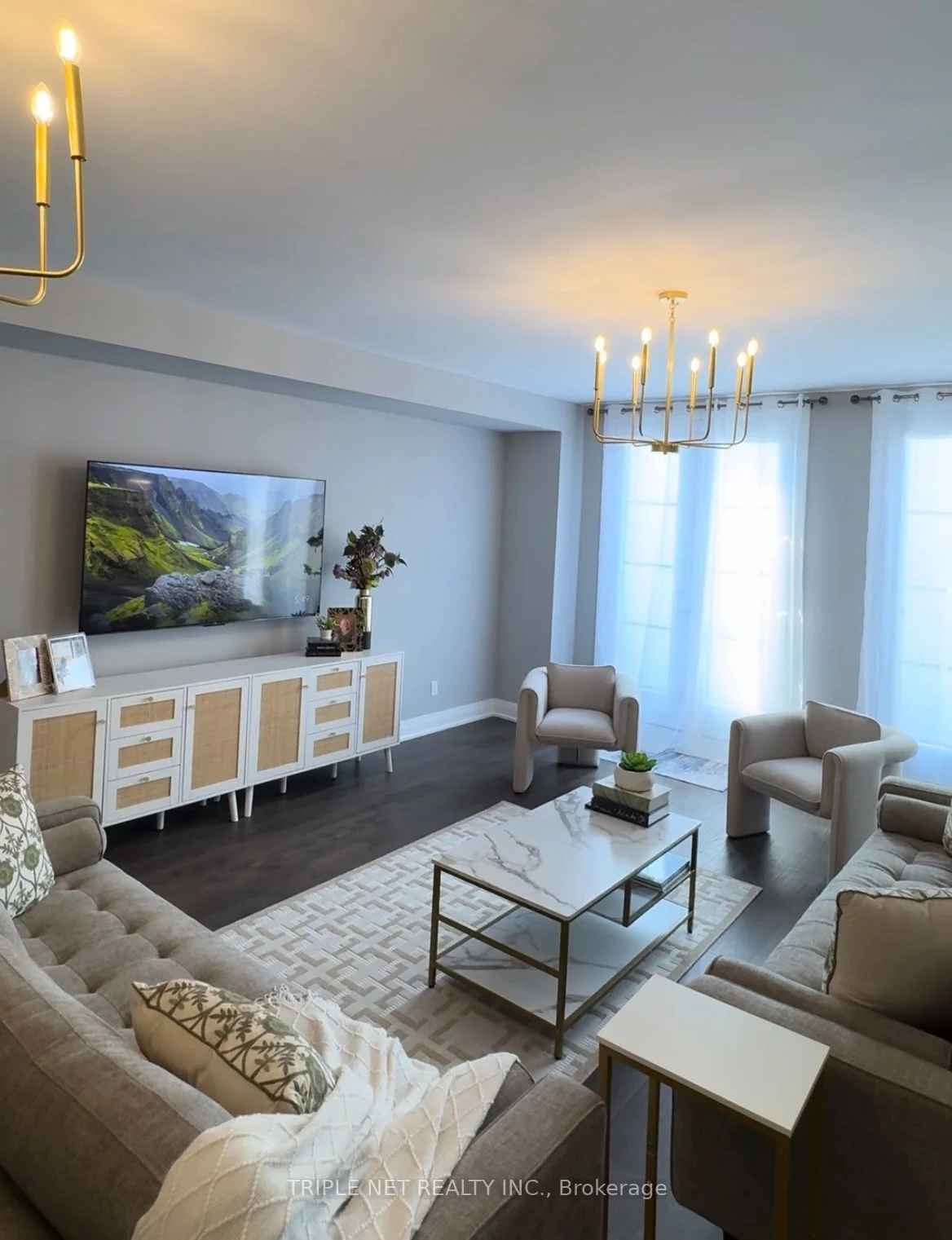260 EAGLE Street 27, Newmarket, ON L3Y 1K1