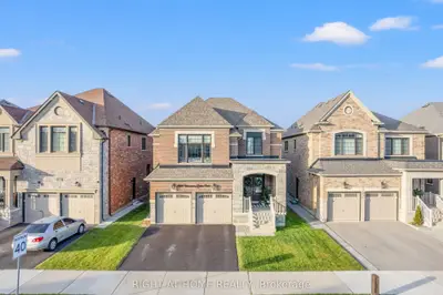 Detached in Bradford West Gwillimbury