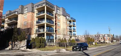 Condo Apartment in Vaughan