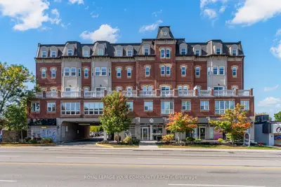 Condo Apartment in Aurora