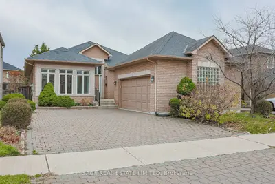 Detached in Richmond Hill