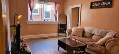 201 A Main St South Street 4, Newmarket, On L3y 3y9