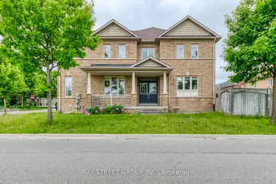 Detached in Richmond Hill