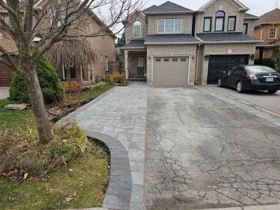 Semi-Detached in Richmond Hill