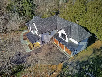 Detached in King