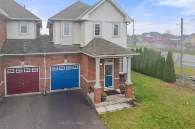 Att/Row/Townhouse in Richmond Hill