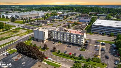 160 Wellington Street E 409, Aurora, On L4g 1j3