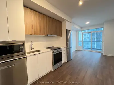 Condo Apartment in Vaughan