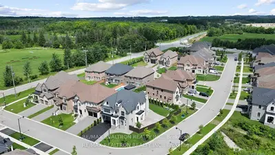 Detached in King