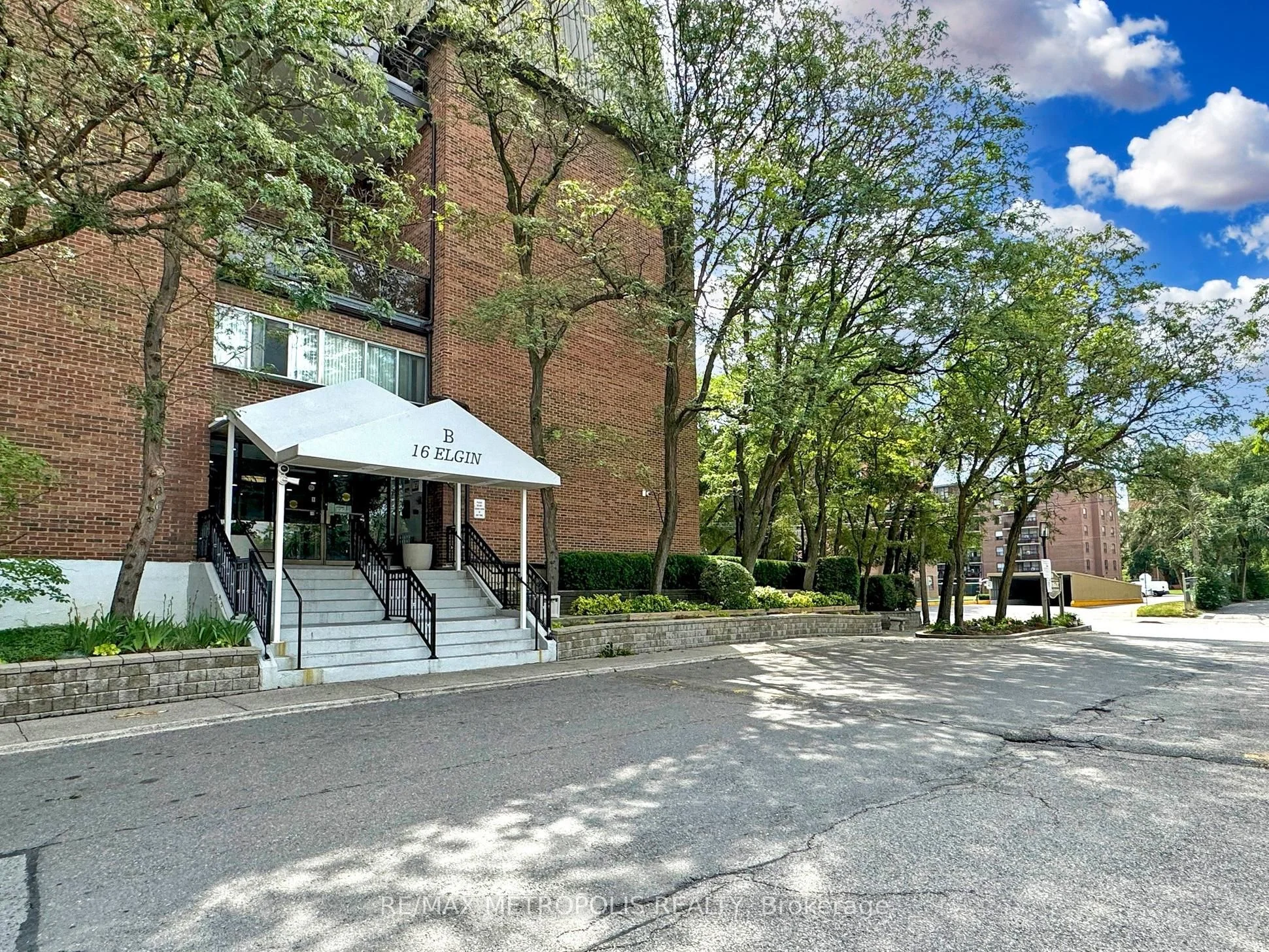Condo Apartment in Markham