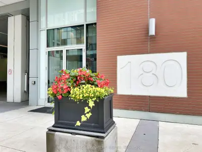 Condo Apartment in Markham