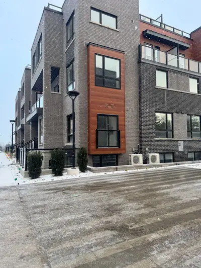 Condo Townhouse in Newmarket
