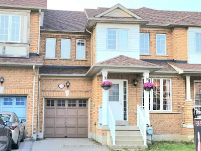 Att/Row/Townhouse in Richmond Hill