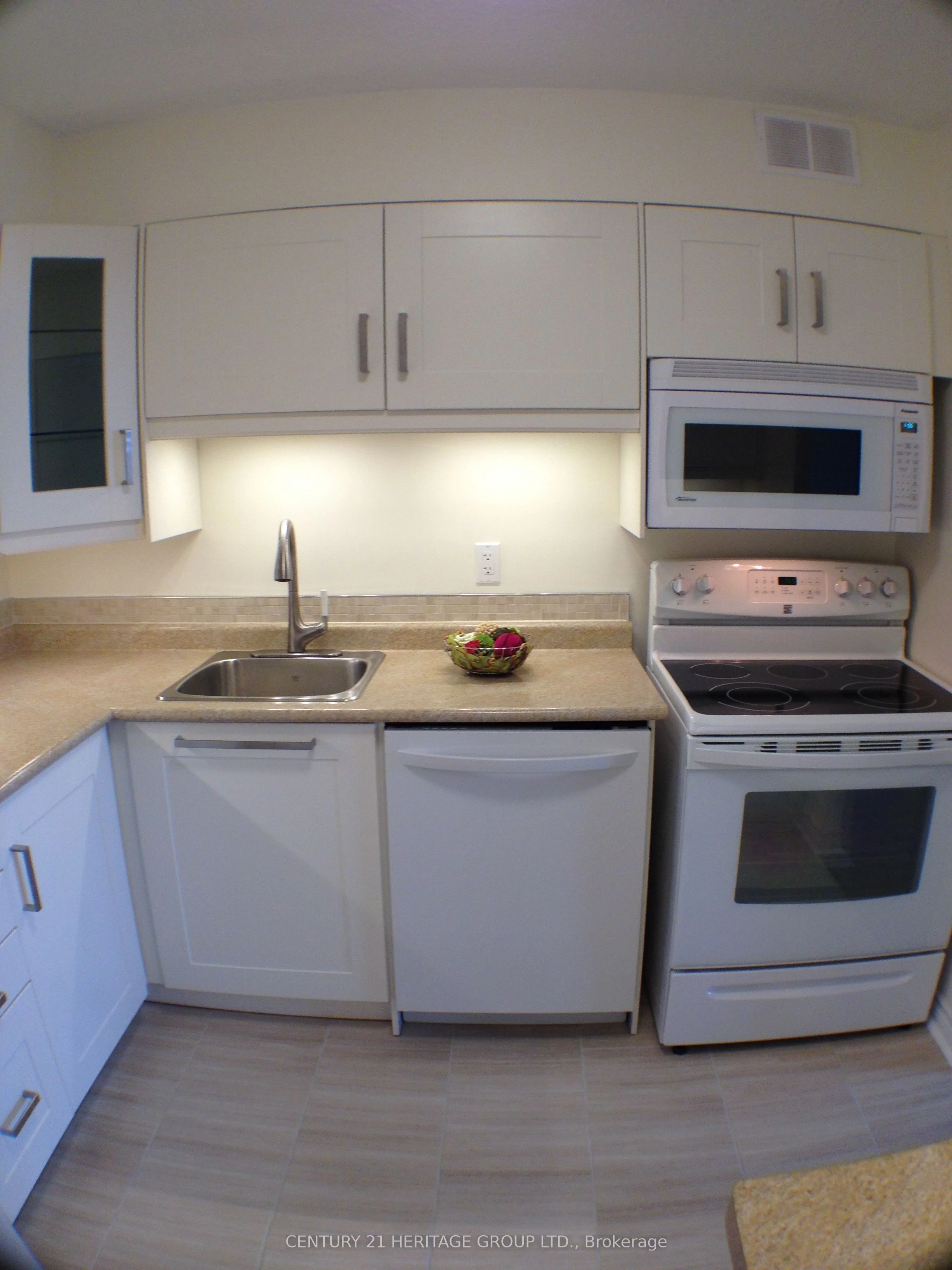 20 William Roe Boulevard 305, Newmarket, On L3y 5v6