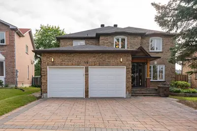 Detached in Richmond Hill