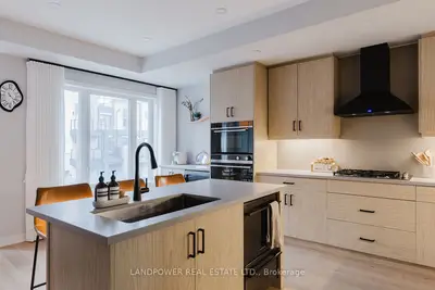 Att/Row/Townhouse in Markham