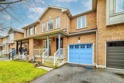 Att/Row/Townhouse in Vaughan
